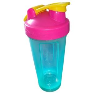 Blender Bottle aqua pink yellow brand new 28 Oz